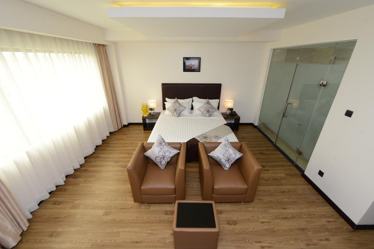 Hotel Lexus Yangon Exterior photo